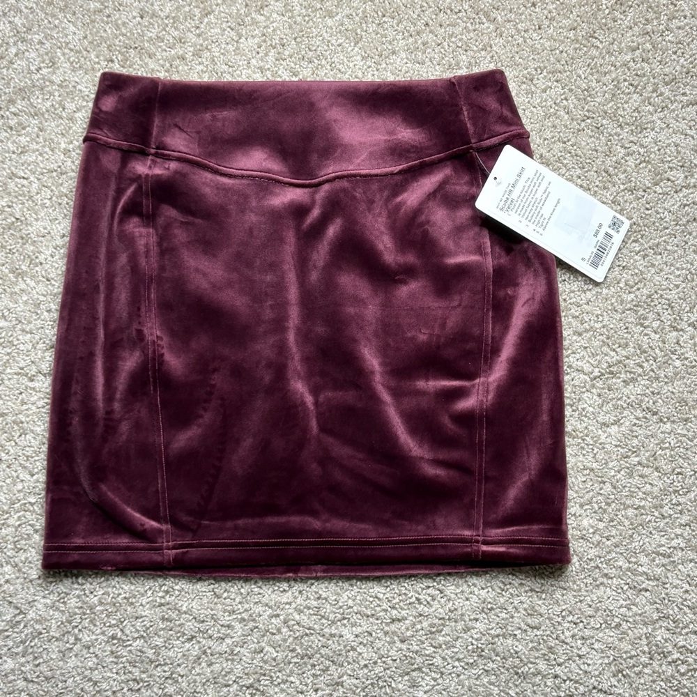 Lululemon Scuba High-Rise Mini Skirt *Velvet